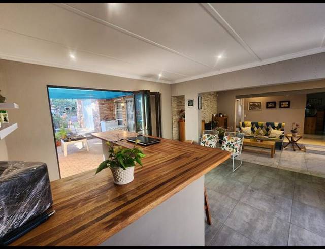 4 BEDROOM HOUSE FOR SALE IN GLENVISTA